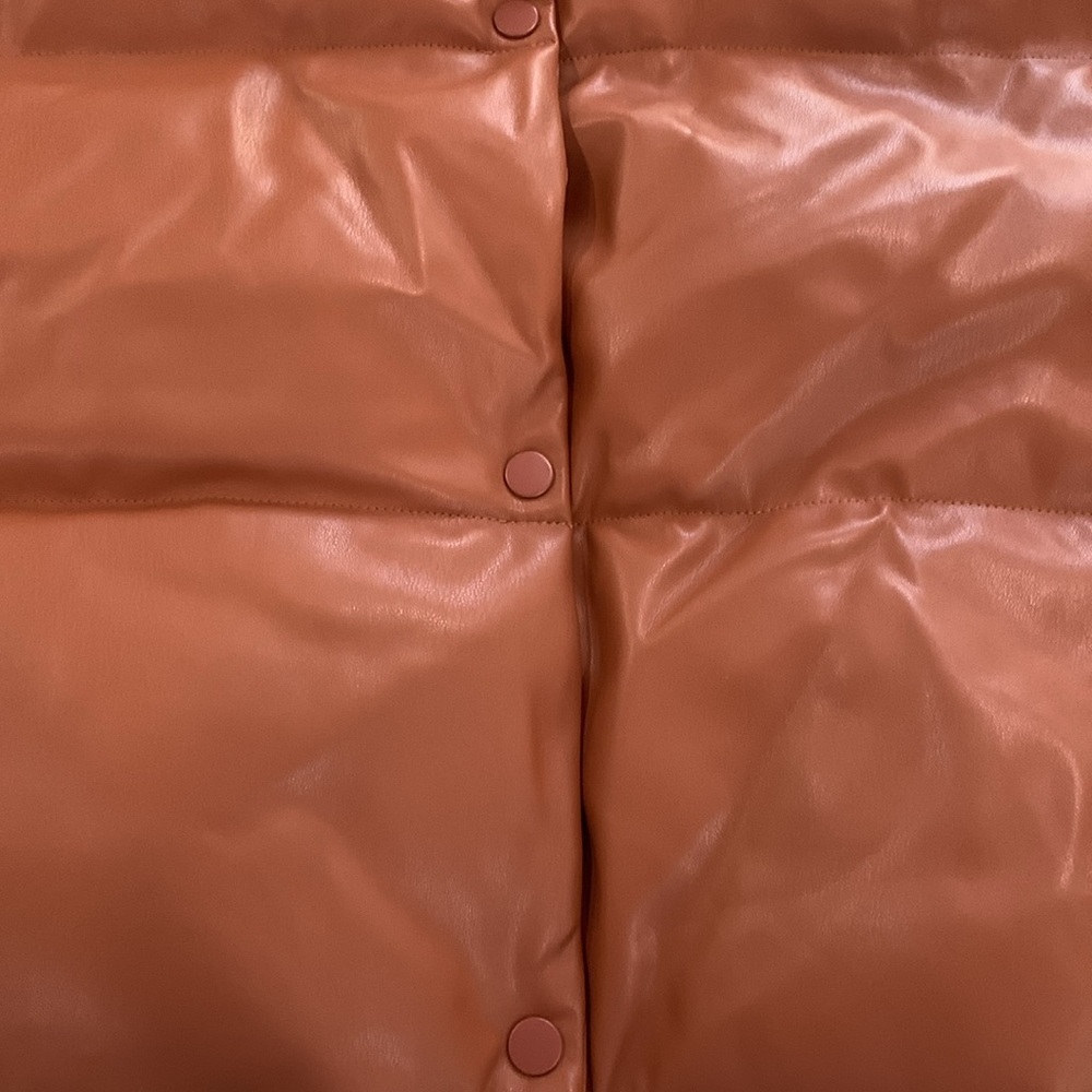 Simply Southern Camel Vegan Leather Puffer Vest Size XL NWT - Picture 5 of 10